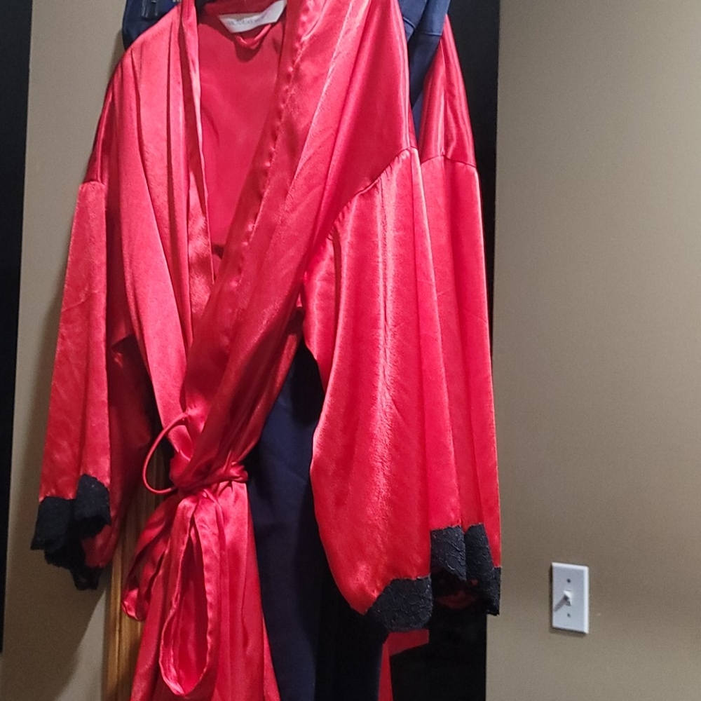 Victoria Secret Red Robe - Picture 3 of 3